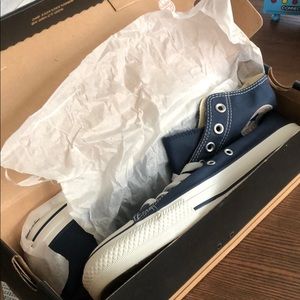 Converse shoes unsex